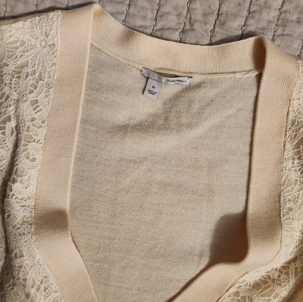 Button down sweater - Picture 3 of 3